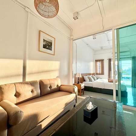 Momento Hotel And Cafe Khon Kaen Exterior photo