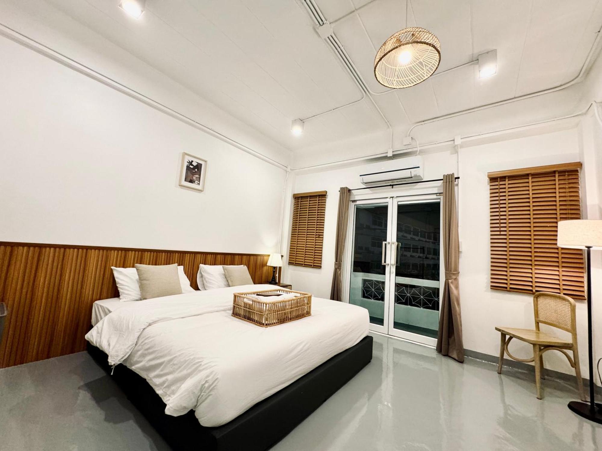 Momento Hotel And Cafe Khon Kaen Exterior photo